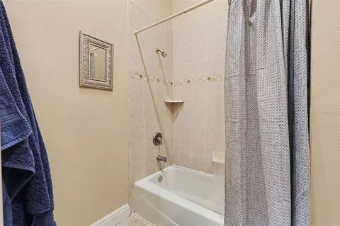 Bath - 3309 Twin Rivers Trl, Parrish, FL 34219 photo 4 of 4