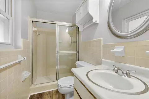 Bath - 4314 Lark Dr, Dover, FL 33527 photo 3 of 3