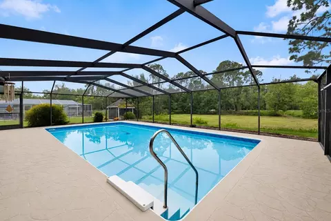 Exterior - 4314 Lark Dr, Dover, FL 33527 photo 6 of 11