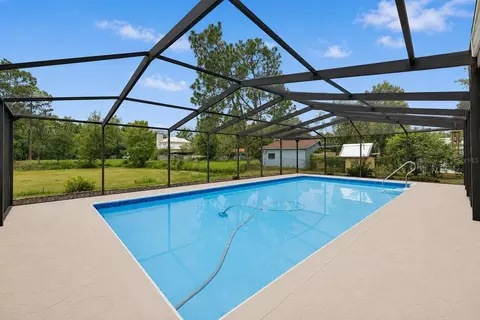 Exterior - 4314 Lark Dr, Dover, FL 33527 photo 8 of 11
