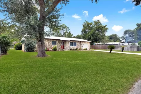 Exterior - 4314 Lark Dr, Dover, FL 33527 photo 2 of 11