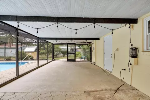 Exterior - 4314 Lark Dr, Dover, FL 33527 photo 4 of 11