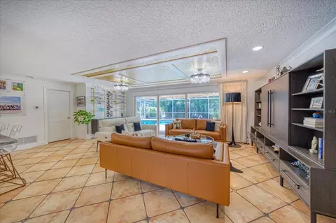Living - 407 Harbor View Ln, Largo, FL 33770 photo 1 of 3