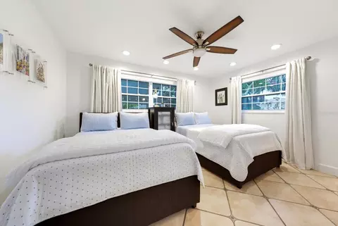 Bedroom - 407 Harbor View Ln, Largo, FL 33770 photo 5 of 6