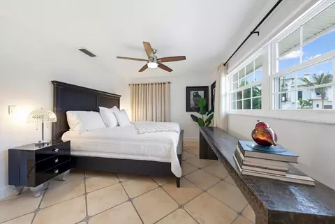 Bedroom - 407 Harbor View Ln, Largo, FL 33770 photo 3 of 6