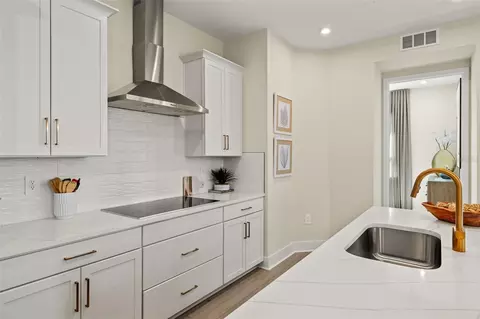 Kitchen - 12829 Jade Empress Loop #101, Venice, FL 34293 photo 4 of 4
