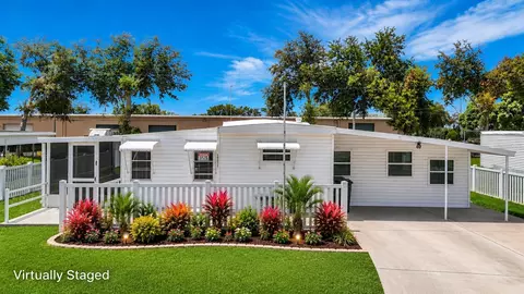39032 Ola Ave, Zephyrhills, FL 33542