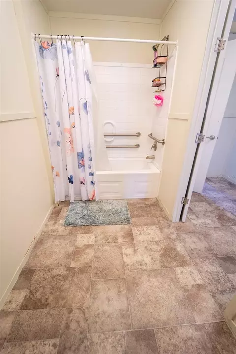Bath - 11634 Mcmullen Loop, Riverview, FL 33569 photo 5 of 6