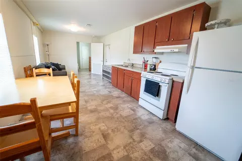 Kitchen - 11634 Mcmullen Loop, Riverview, FL 33569 photo 1 of 2