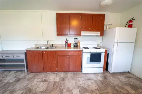 Kitchen - 11634 Mcmullen Loop, Riverview, FL 33569 photo 2 of 2