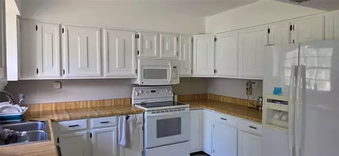 Kitchen - 10901 Mcmullen Loop, Riverview, FL 33569 photo 2 of 2