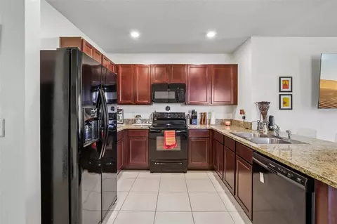 Kitchen - 11008 Leland Groves Dr, Riverview, FL 33579 photo 1 of 4