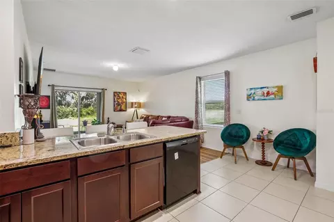 Kitchen - 11008 Leland Groves Dr, Riverview, FL 33579 photo 4 of 4