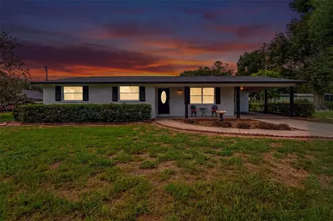 3825 Swindell Rd, Plant City, FL 33565