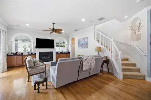 Living - 2013 Raven Manor Dr, Dover, FL 33527 photo 2 of 2