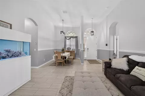 Entry Way - 1314 Rowantree Dr, Dover, FL 33527 photo 3 of 4
