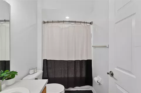 Bath - 1314 Rowantree Dr, Dover, FL 33527 photo 7 of 9