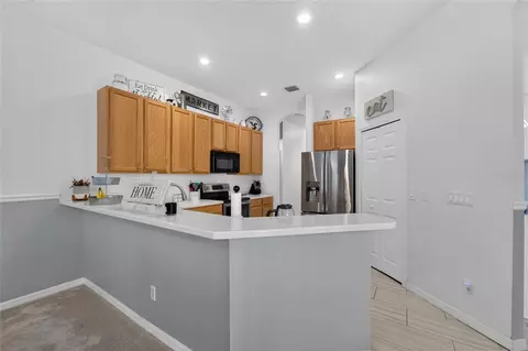 Kitchen - 1314 Rowantree Dr, Dover, FL 33527 photo 2 of 5