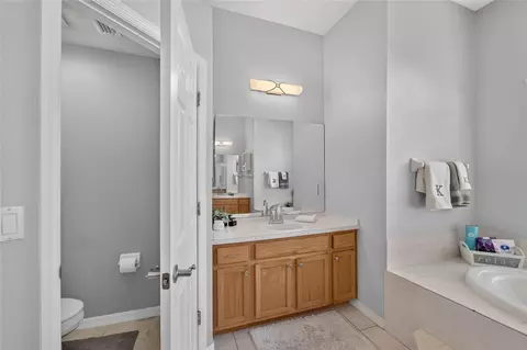 Bath - 1314 Rowantree Dr, Dover, FL 33527 photo 4 of 9