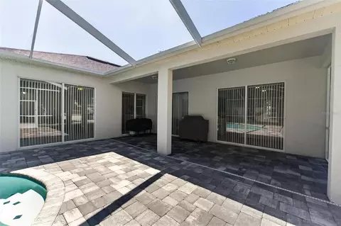 Exterior - 1314 Rowantree Dr, Dover, FL 33527 photo 4 of 21