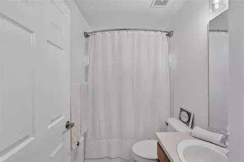Bath - 1314 Rowantree Dr, Dover, FL 33527 photo 8 of 9