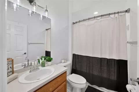 Bath - 1314 Rowantree Dr, Dover, FL 33527 photo 6 of 9