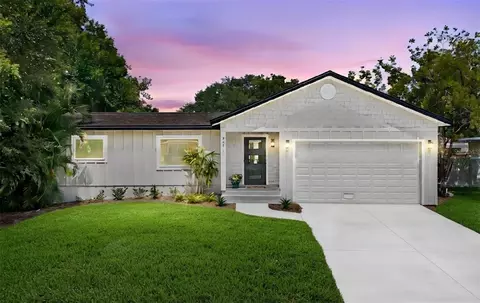 7211 Orpine Dr N, Saint Petersburg, FL 33702