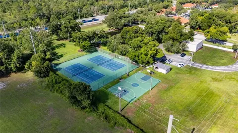 View/Area - 12419 Riverglen Dr, Riverview, FL 33569 photo 5 of 7