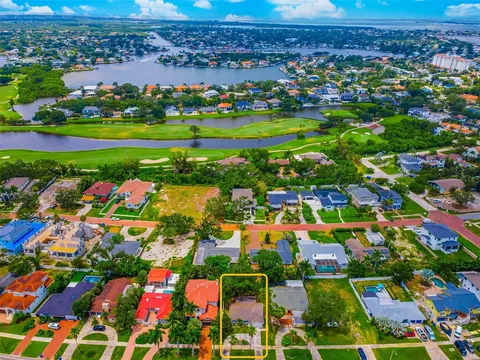 910 Snell Isle Blvd NE, Saint Petersburg, FL 33704
