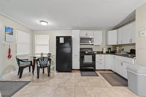 Kitchen - 10598 106th Ave, Largo, FL 33773 photo 2 of 3
