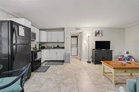 Kitchen - 10598 106th Ave, Largo, FL 33773 photo 1 of 3