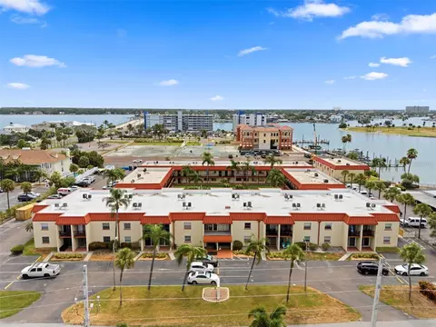10365 Paradise Blvd #1, Treasure Island, FL 33706