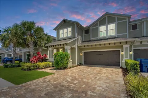 597 Ozona Village Dr, Palm Harbor, FL 34683