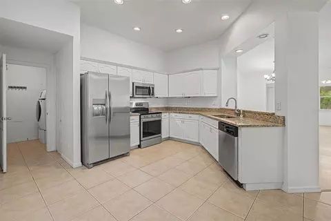 2241 Worthington Greens Dr, Sun City Center, FL 33573