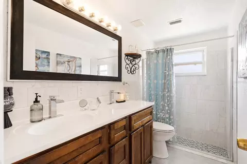 Bath - 1495 Bishop Rd, Spring Hill, FL 34608 photo 2 of 2