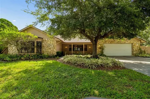16509 Round Oak Dr, Tampa, FL 33618