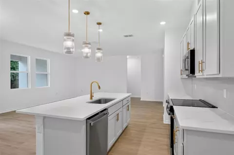 Kitchen - 1634 Cane Bamboo Dr, Saint Cloud, FL 34771 photo 4 of 4