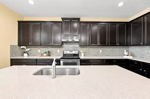 Kitchen - 10708 Planer Picket Dr, Riverview, FL 33569 photo 4 of 5