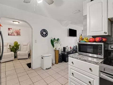 Kitchen - 2839 19th St W, Bradenton, FL 34205 photo 2 of 2