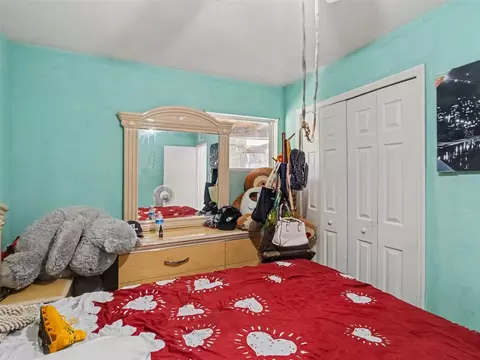 Bedroom - 2839 19th St W, Bradenton, FL 34205 photo 5 of 6
