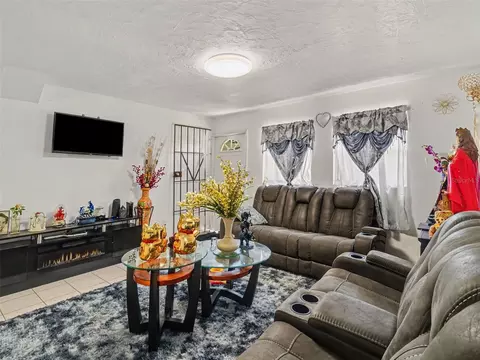 Living - 2839 19th St W, Bradenton, FL 34205 photo 3 of 3