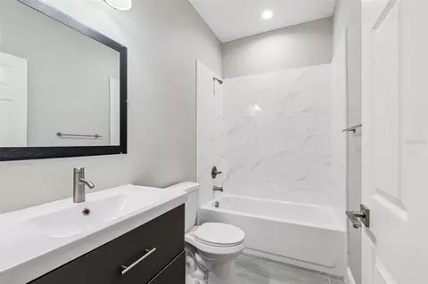 Bath - 8528 Patsy St, Tampa, FL 33615 photo 1 of 9