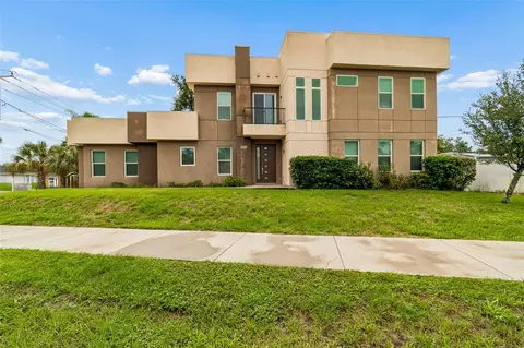 Exterior - 8528 Patsy St, Tampa, FL 33615 photo 2 of 6