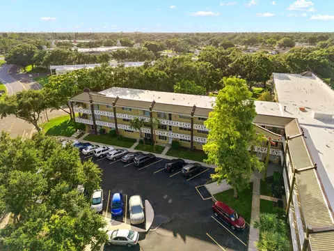 2416 World Parkway Blvd #26, Clearwater, FL 33763