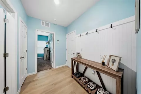 Entry Way - 12953 Camarillo Pl, Lithia, FL 33547 photo 2 of 5