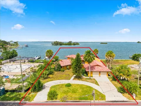 111 Shore Dr, Dunedin, FL 34698