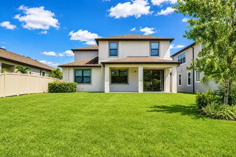 Exterior - 1621 Leaf Flower Ln, Lutz, FL 33558 photo 11 of 20