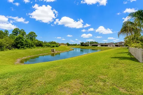 Exterior - 1621 Leaf Flower Ln, Lutz, FL 33558 photo 15 of 20