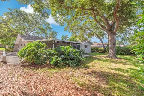 Exterior - 11081 143rd St, Largo, FL 33774 photo 4 of 9
