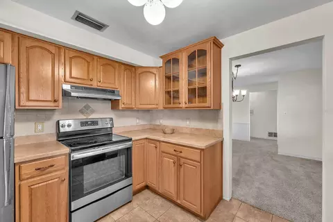 Kitchen - 11081 143rd St, Largo, FL 33774 photo 3 of 4